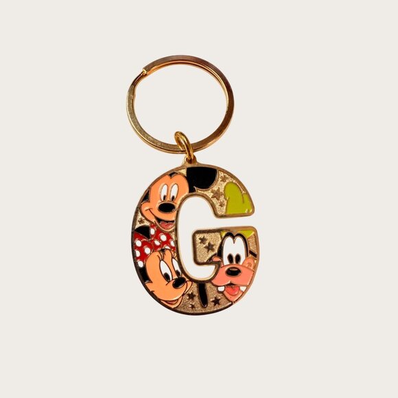 Disneyland Mickey Minnie Goofy Goldtone Letter G Keychain Keyring Vacation - Picture 1 of 3